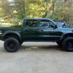Tacoma_Black_Wheels