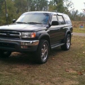 got another ride, 1999 4Runner V6 4wd.. excuse the rims, that's the fi