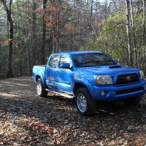Speedway Blue Tacoma w LAZERlite Toneau cover