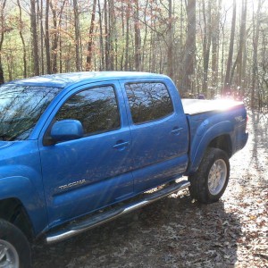 Speedway Blue Tacoma w LAZERlite Toneau cover