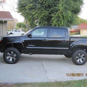 nitto mud w 3 inch toytec lift