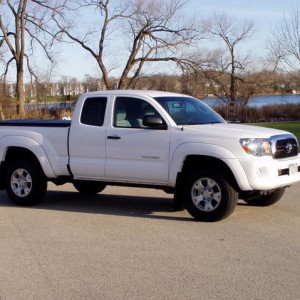New 2011 Tacoma V6 SR5 Access Cab