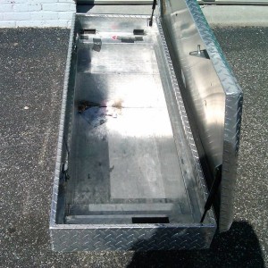 Diamond plate aluminum toolbox