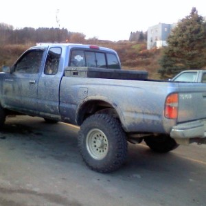 My buddy's Tacoma with a new frame and 31'' truxus mudders.