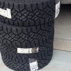 285/70R17 x4