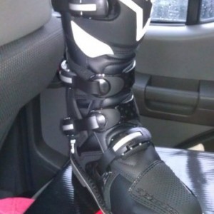 Got me some new ridin boots,and thet fit perfect