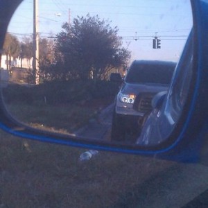 Dude in this tundra tryin to impress me by turning on his led light bar. Lo