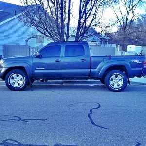 Put on new shoes today 265/70/17.....decided on BFGoodrich AT over Goodyear