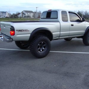 New BFG Mud Terrains 305/70/16