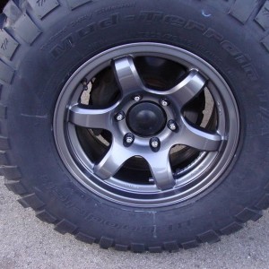 New BFG Mud Terrains 305/70/16