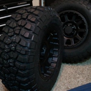 Pro Comp 7032 / BFG KM2's