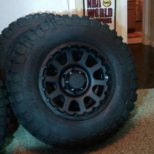 Pro Comp 7032 / BFG KM2's