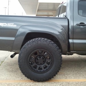Pro Comp 7032 / BFG KM2's