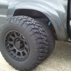 Pro Comp 7032 / BFG KM2's
