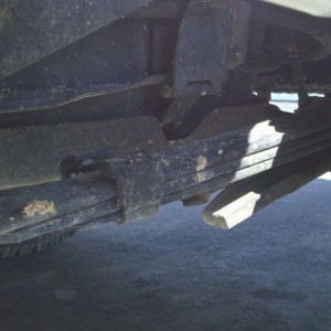 Is this how leaf springs are supposed to look? Pointing down in front and u