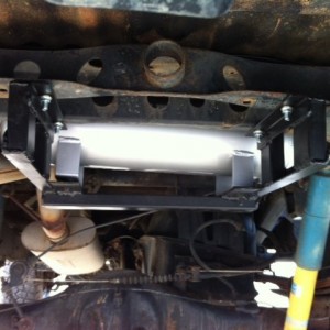 Onboard air install tank mounted