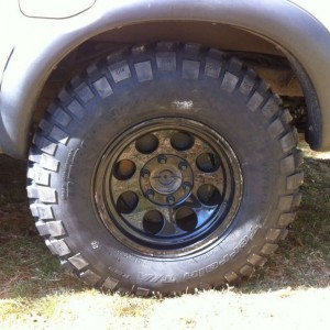 Not fully stuffed. Just barely touching. Axle relocation plate will be here