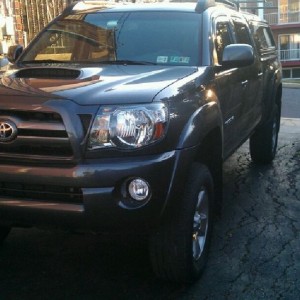 Dustin XcMtnMan's OME lift with dakars and LR UCA's