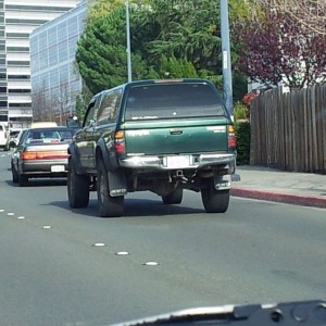 Has a drop bracket lift