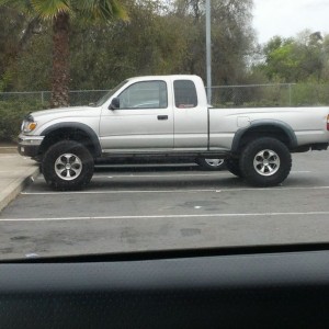 Spotted yesterday in Sacramento. Anyone?