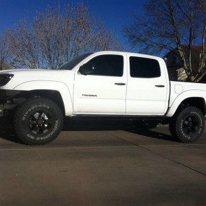 Warn m8000 and demello on 2012 tacoma