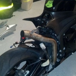 That took longer then expected. removed my buddys sub frame on his cbr600
