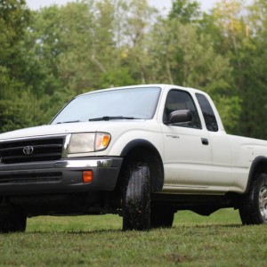 White Extended Cab 1998 V6 TRD OR