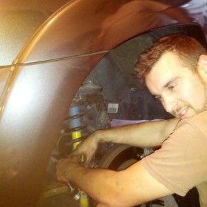 Mike installing SactoTacomas billies
