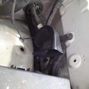 Horn replacement behind fuse box