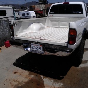 sold tailgate and took off bedliner, now im just waiting to go pick up a sp