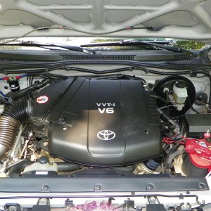 cleaning_engine_bay_002
