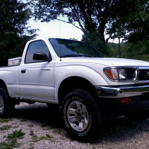 96 reg cab 4x4 stock lift 30x9.50 Yokohama
