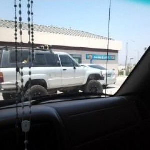 Spotted a nice 4runner at the chevron in riverside off of alessandro and me