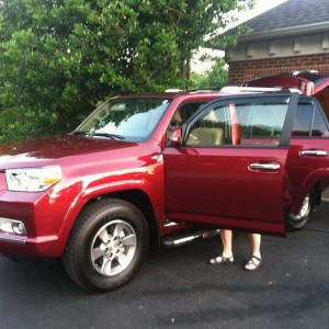 My mothers new ride (its a loaded SR5, off the showroom floor, not the lot)