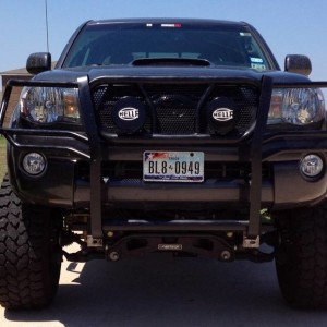 2011 toyota tacoma trd sport lifted grill guard