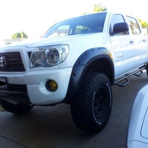 New look with the white 2011 grille and no more black grille and headlights