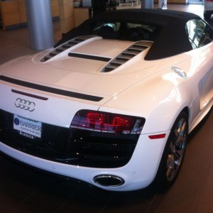 Moar R8. Nice ass.