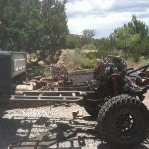 How am I going to lift the new cab on... Any ideas? I took the tires off to