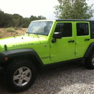 Kinda jealous, my moms new 2012 rubicon fully loaded!