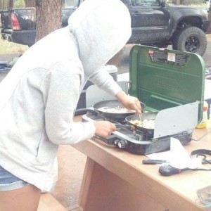 Jasmine working the kitchen while it's sprinkling.. yeah yeah