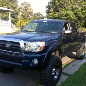 lifted tacoma