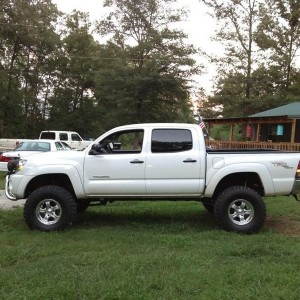 Yes, it is possible to use 16" wheels on a 6" lift