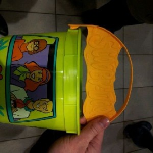 I got me a Scooby-Doo bucket!! This message was sent from a Bell mobile pho