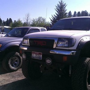 00 Tacomas