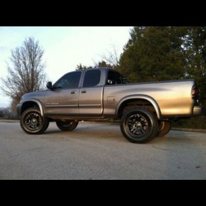 My buddy's old tundra that he shoulda kept