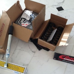 Whooooo!!!! Got my new lift!!! 5100's, 885's, icon UCA's, to