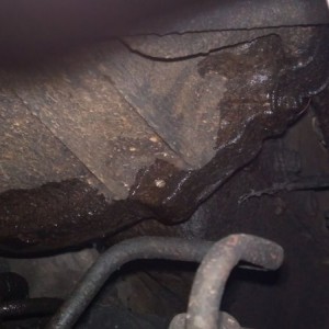 If that's my rear main seal leaking again... I'm gonna be a sad p