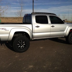 2011 Tacoma Fuel Throttle 17" 285/70/17 Duratrac's T-Rex Mesh Grill