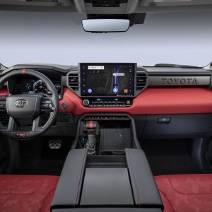 2022-tundra-trd-pro-interior-dash-008