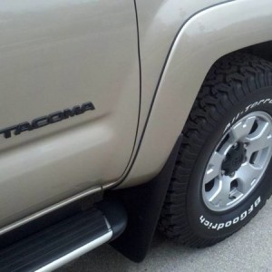 Blacked-out Badges and Wheel center caps